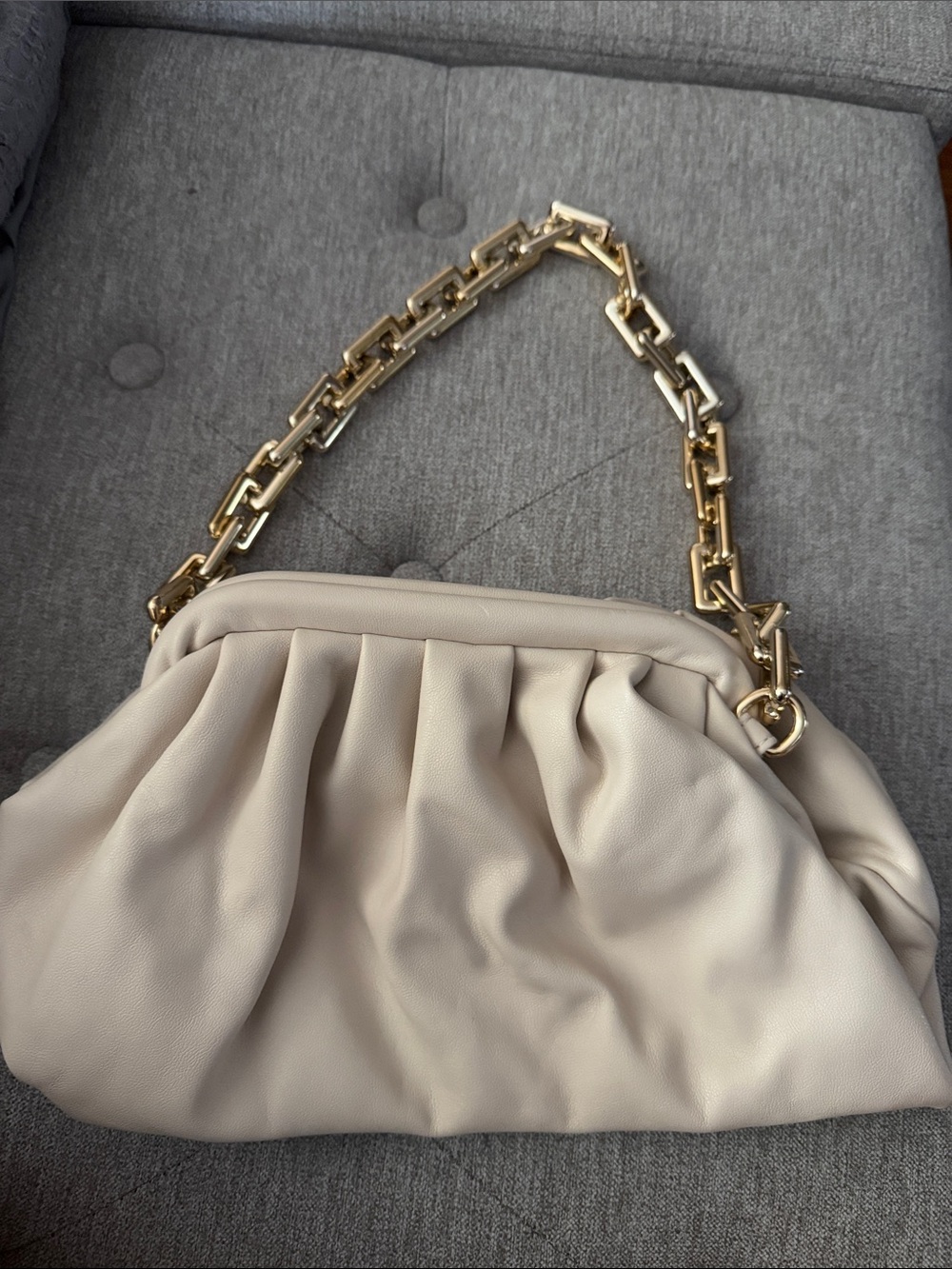 Urban Expressions Cream Shoulder Bag with Gold Chain